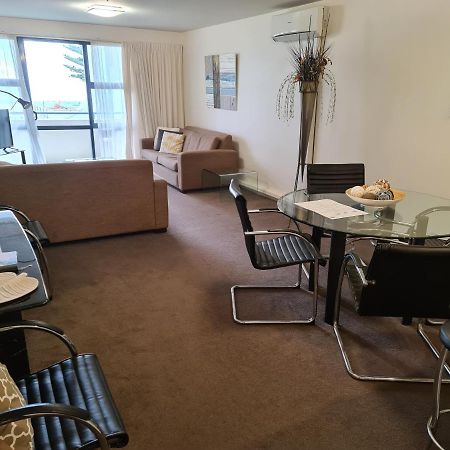 Oceanside Resort & Twin Towers 마운트마운가누이 외부 사진
