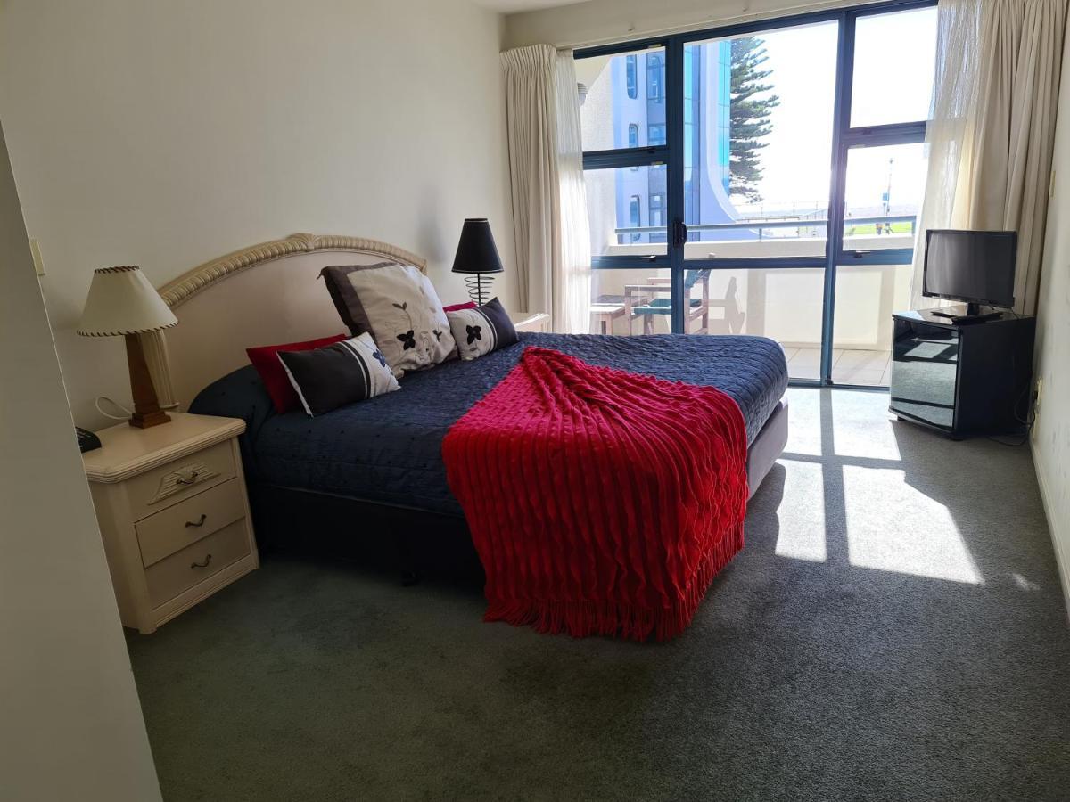 Oceanside Resort & Twin Towers 마운트마운가누이 외부 사진