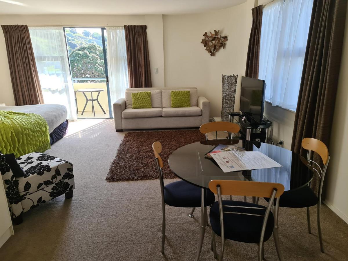 Oceanside Resort & Twin Towers 마운트마운가누이 외부 사진