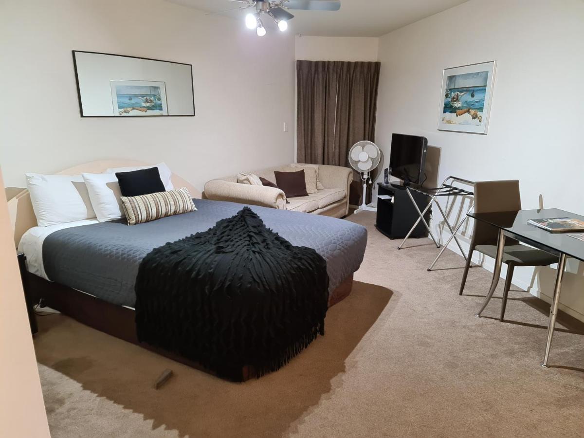 Oceanside Resort & Twin Towers 마운트마운가누이 외부 사진